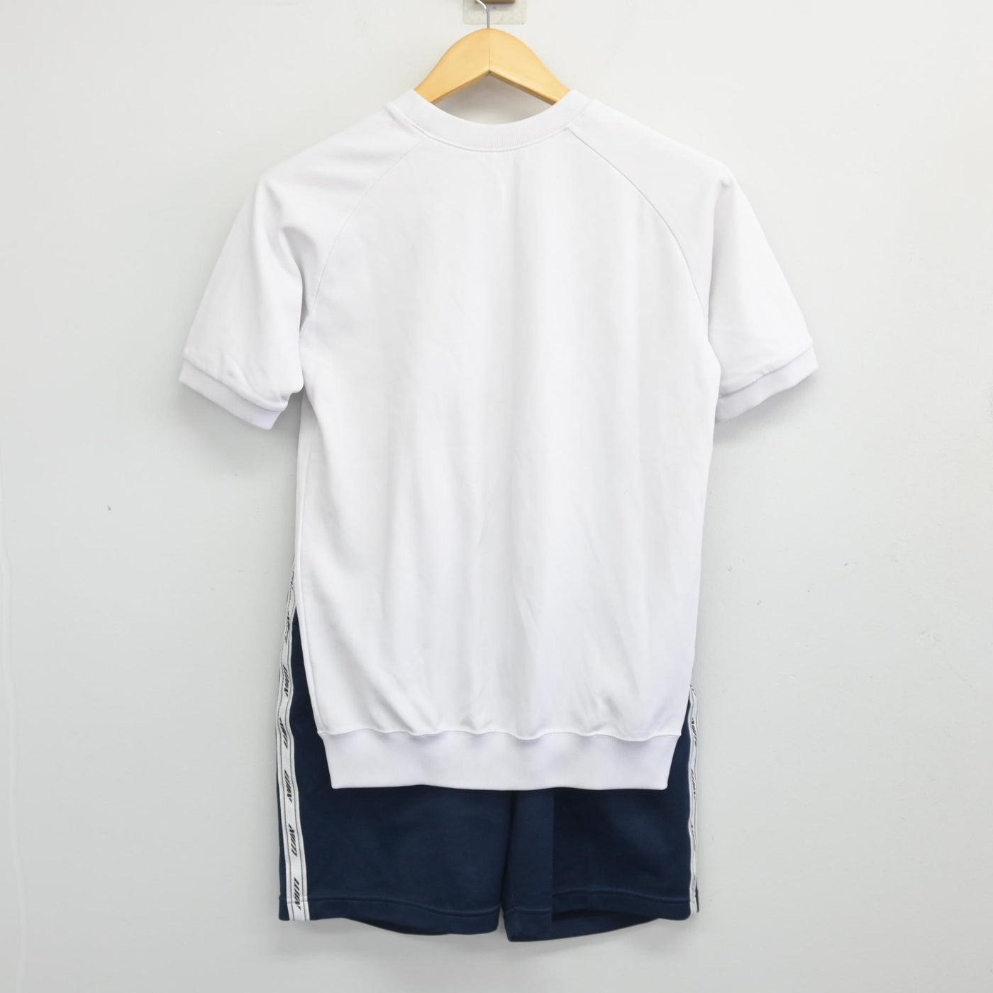 【中古】愛知県 北方中学校 女子制服 2点 (体操服 上・体操服 下) sf099731