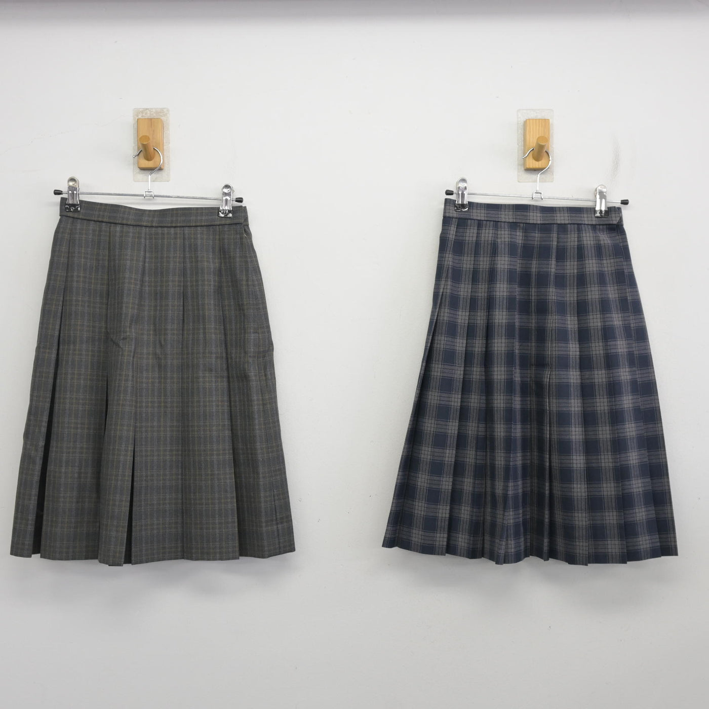 【中古】宮城県 多賀城中学校 女子制服 3点 (ブレザー・スカート) sf099737