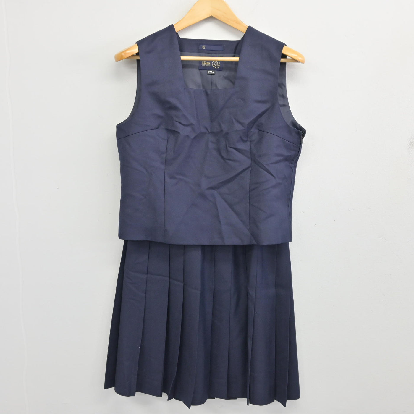 【中古】群馬県 並榎中学校 女子制服 3点 (ブレザー・ベスト・スカート) sf099741