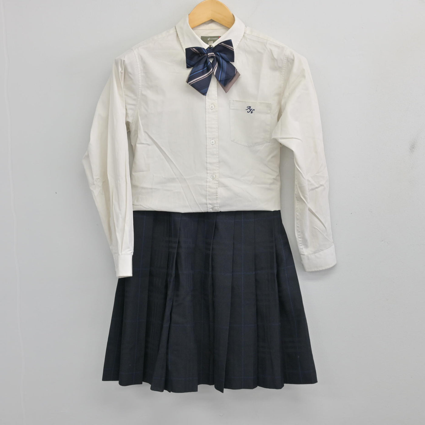 【中古】東京都 赤羽北桜高等学校 女子制服 4点 (ブレザー・シャツ・スカート) sf099743