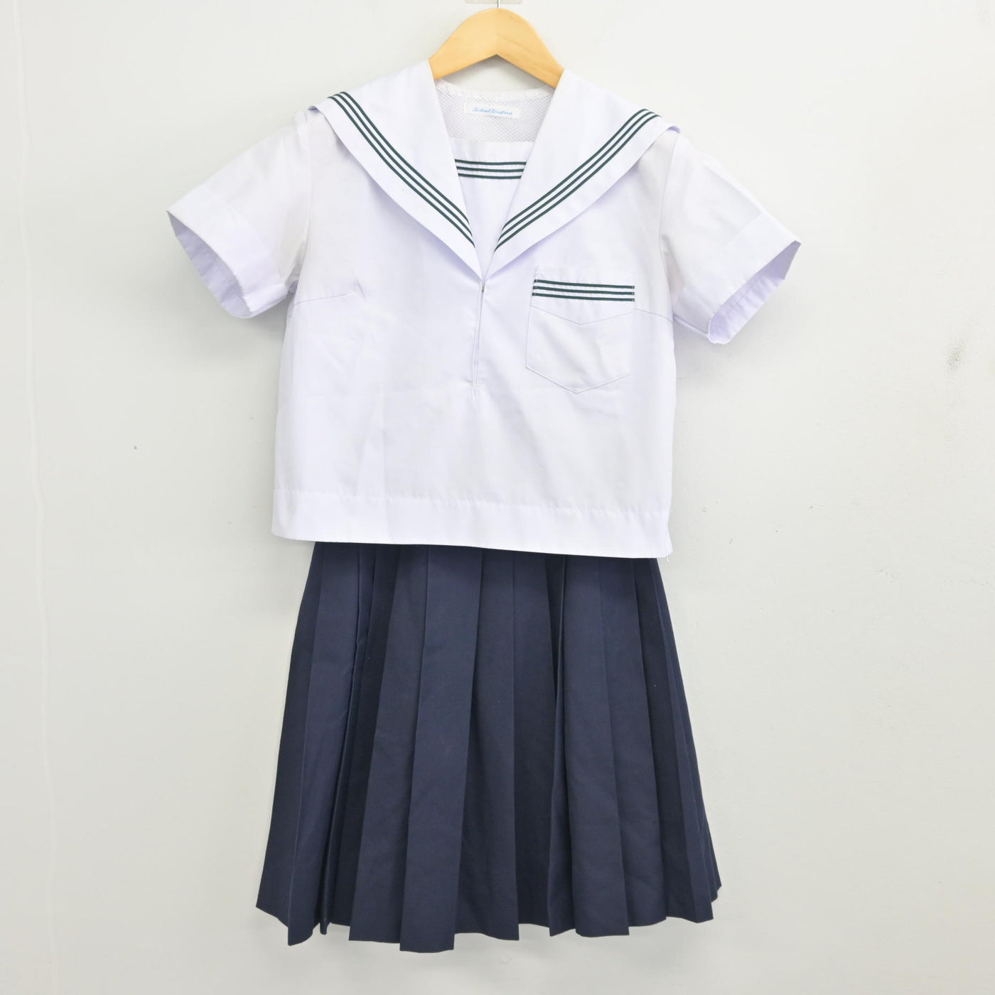 【中古】大阪府 道明寺中学校 女子制服 2点 (セーラー服・スカート) sf099747