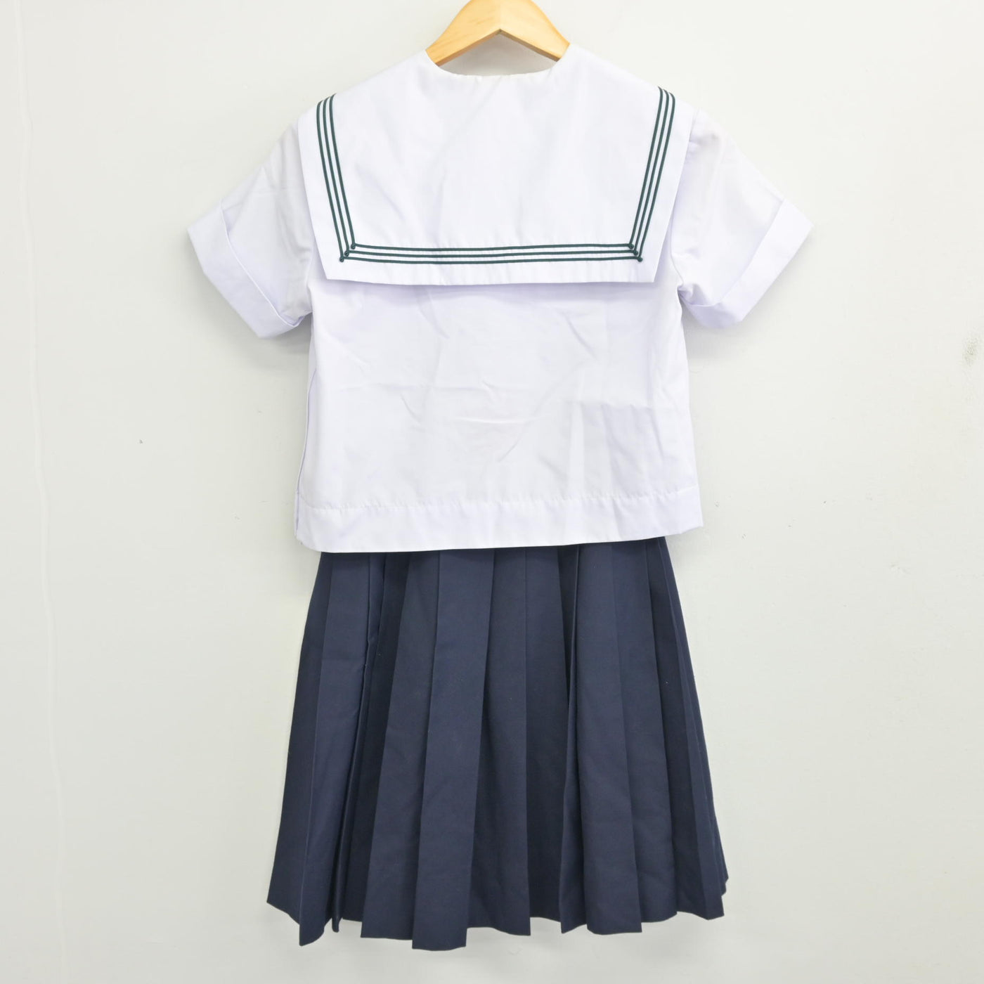 【中古】大阪府 道明寺中学校 女子制服 2点 (セーラー服・スカート) sf099747