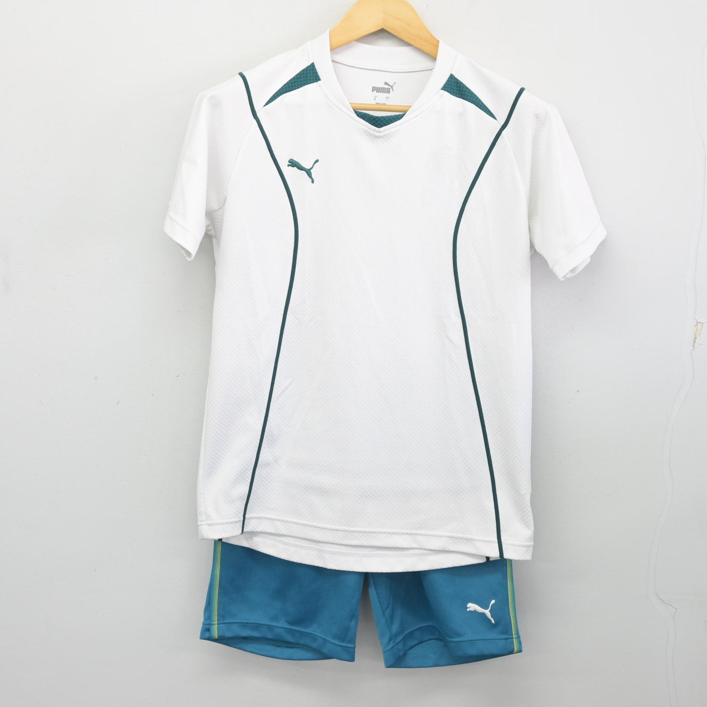 【中古】大阪府 大阪桐蔭高等学校 女子制服 2点 (体操服 上・体操服 下) sf099751