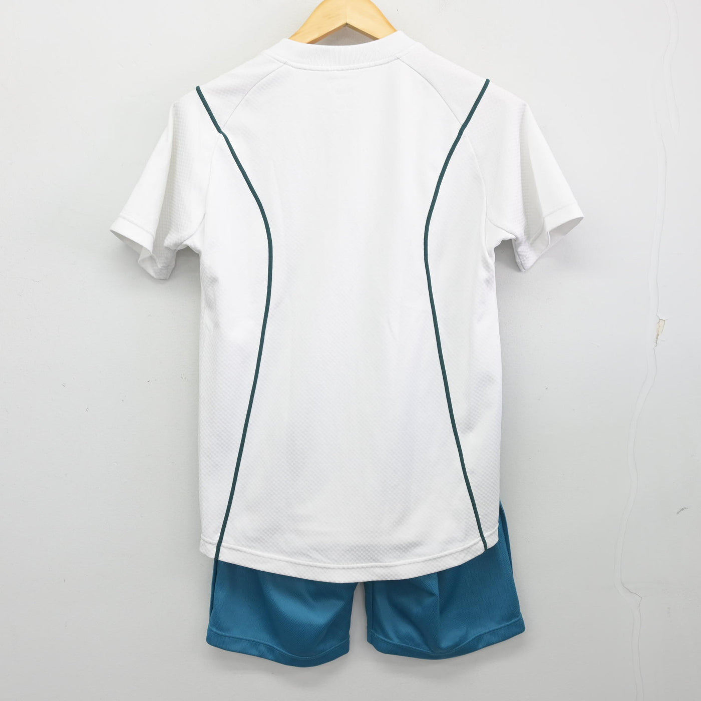【中古】大阪府 大阪桐蔭高等学校 女子制服 2点 (体操服 上・体操服 下) sf099751