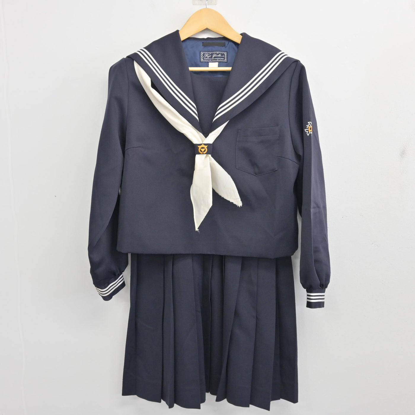 【中古】宮城県 南方中学校 女子制服 3点 (セーラー服・スカート) sf099755