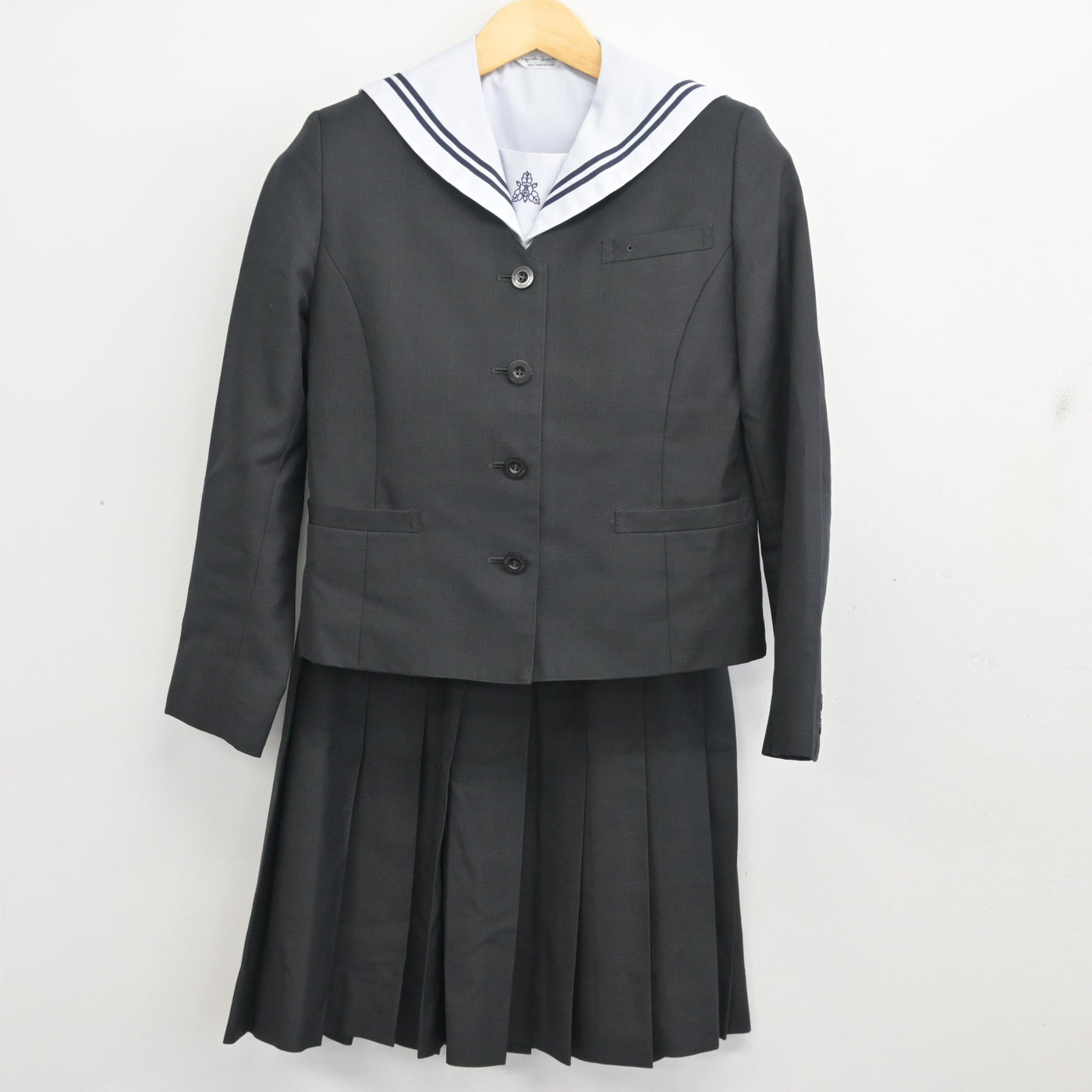 【中古】熊本県 菊池高等学校 女子制服 4点 (ブレザー・ベスト・ブラウス・スカート) sf099758