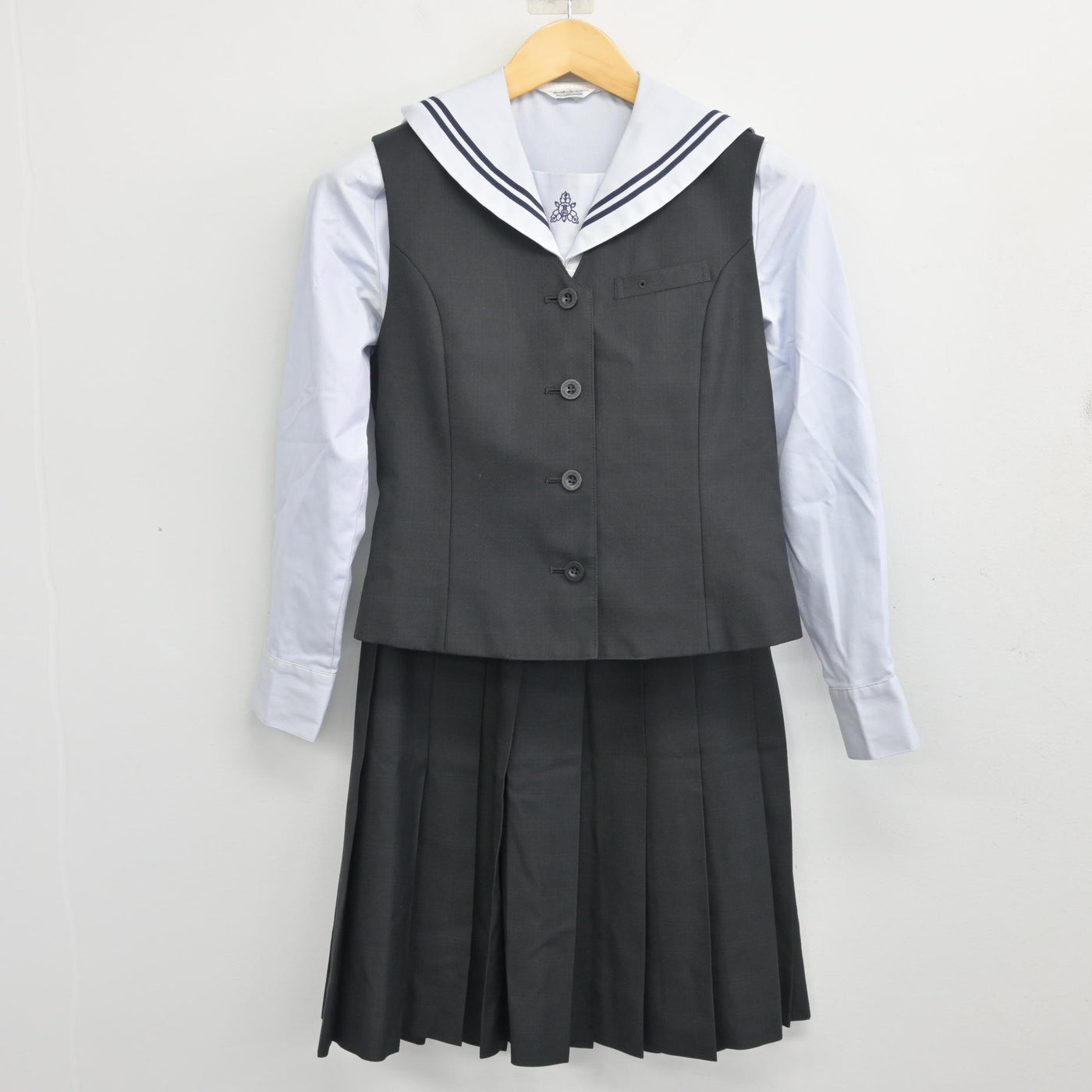【中古】熊本県 菊池高等学校 女子制服 4点 (ブレザー・ベスト・ブラウス・スカート) sf099758