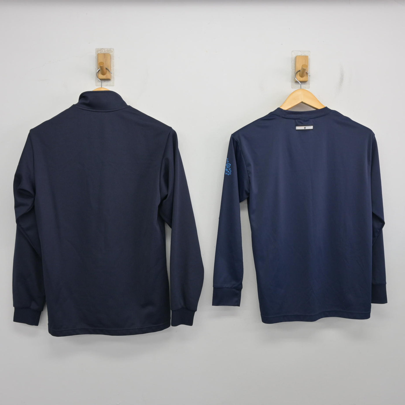 【中古】熊本県 菊池高等学校 女子制服 2点 (ジャージ 上・体操服 上) sf099762
