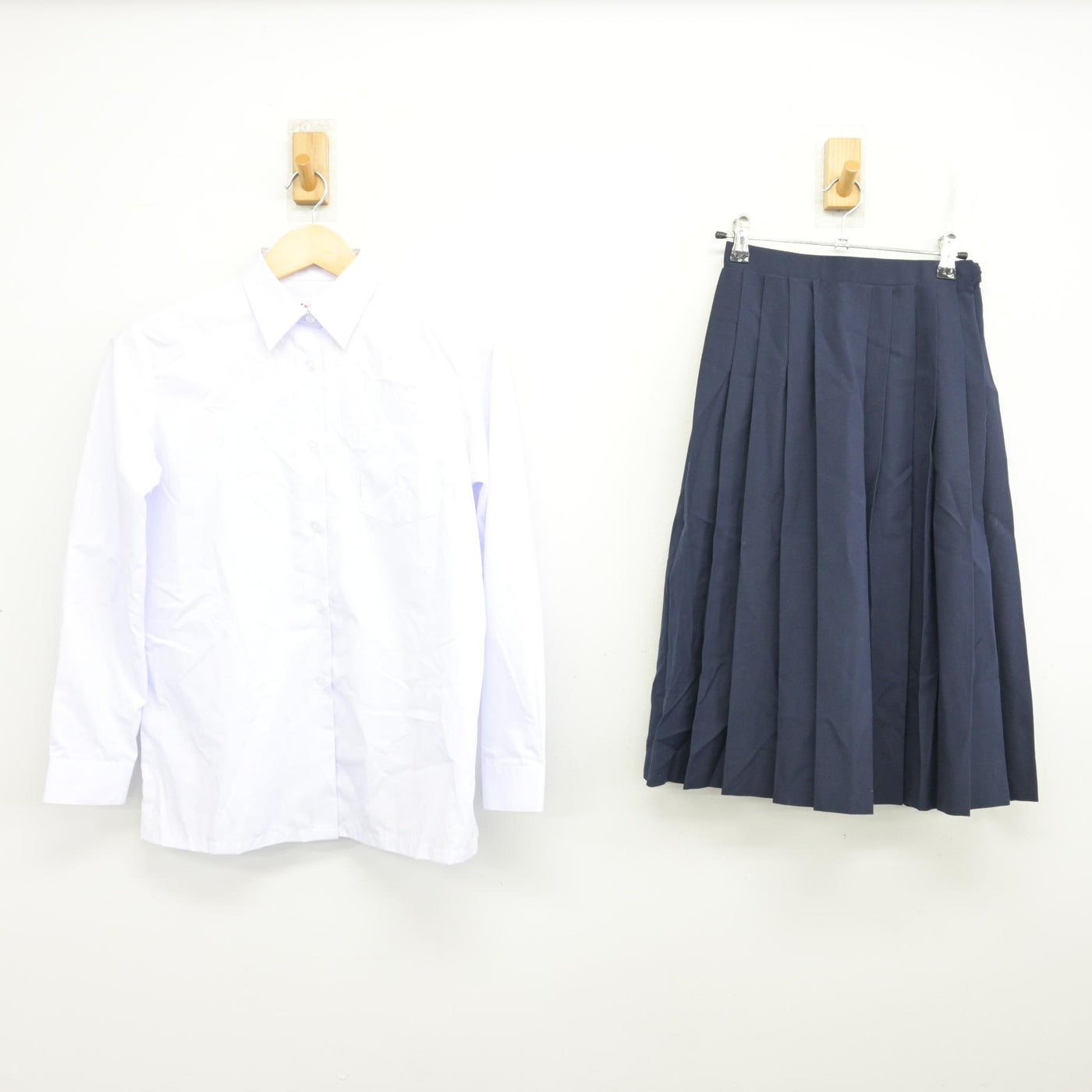 【中古】千葉県 草野中学校 女子制服 2点 (シャツ・スカート) sf099775