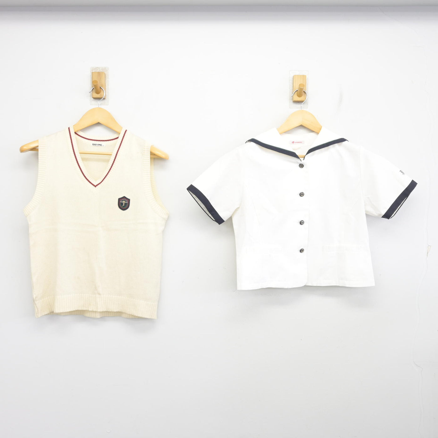 【中古】長崎県 佐世保実業高等学校 女子制服 2点 (ニットベスト・セーラー服) sf099782