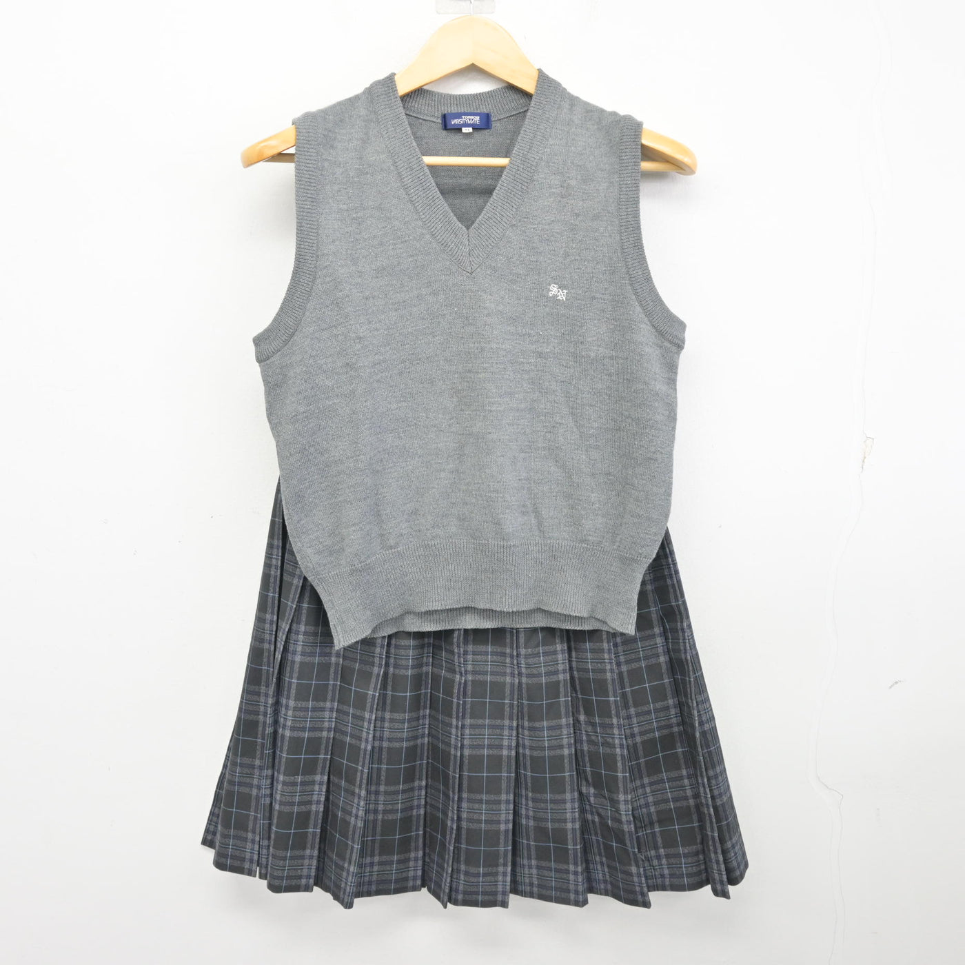 【中古】埼玉県 草加西高等学校 女子制服 2点 (ニットベスト・スカート) sf099787