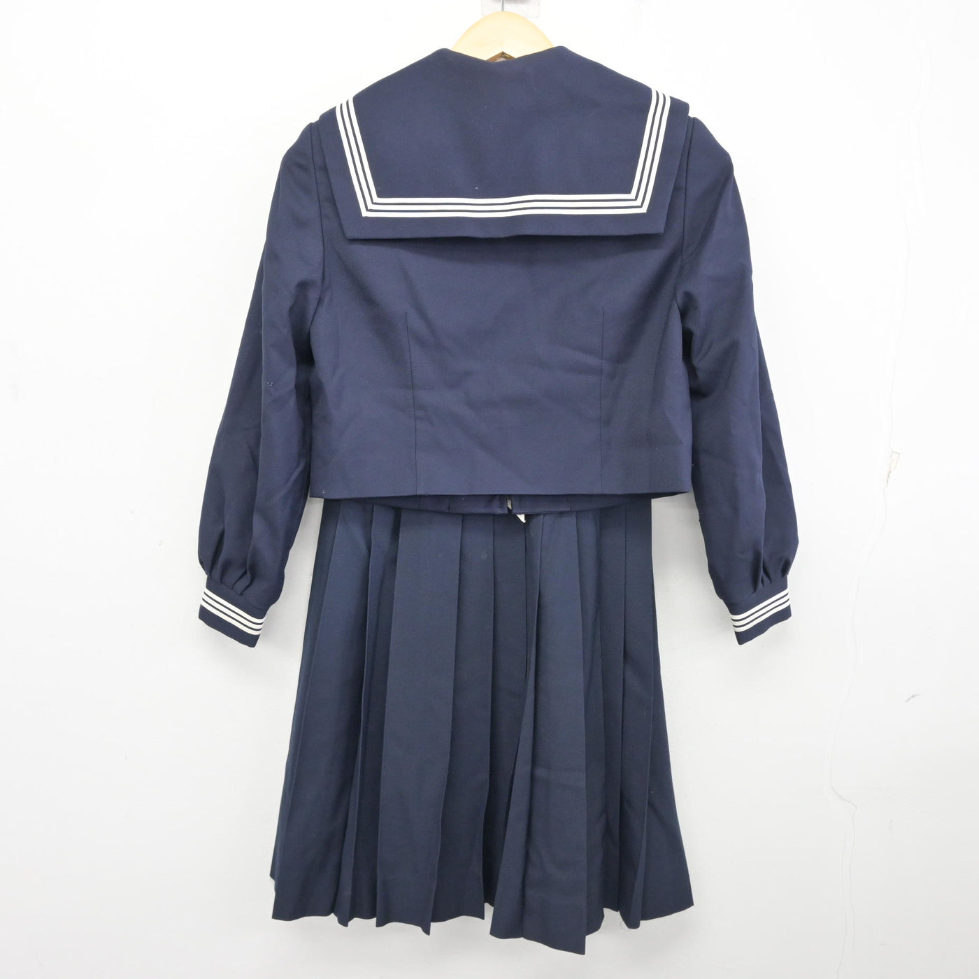 【中古】埼玉県 元郷中学校 女子制服 3点 (セーラー服・スカート) sf099788