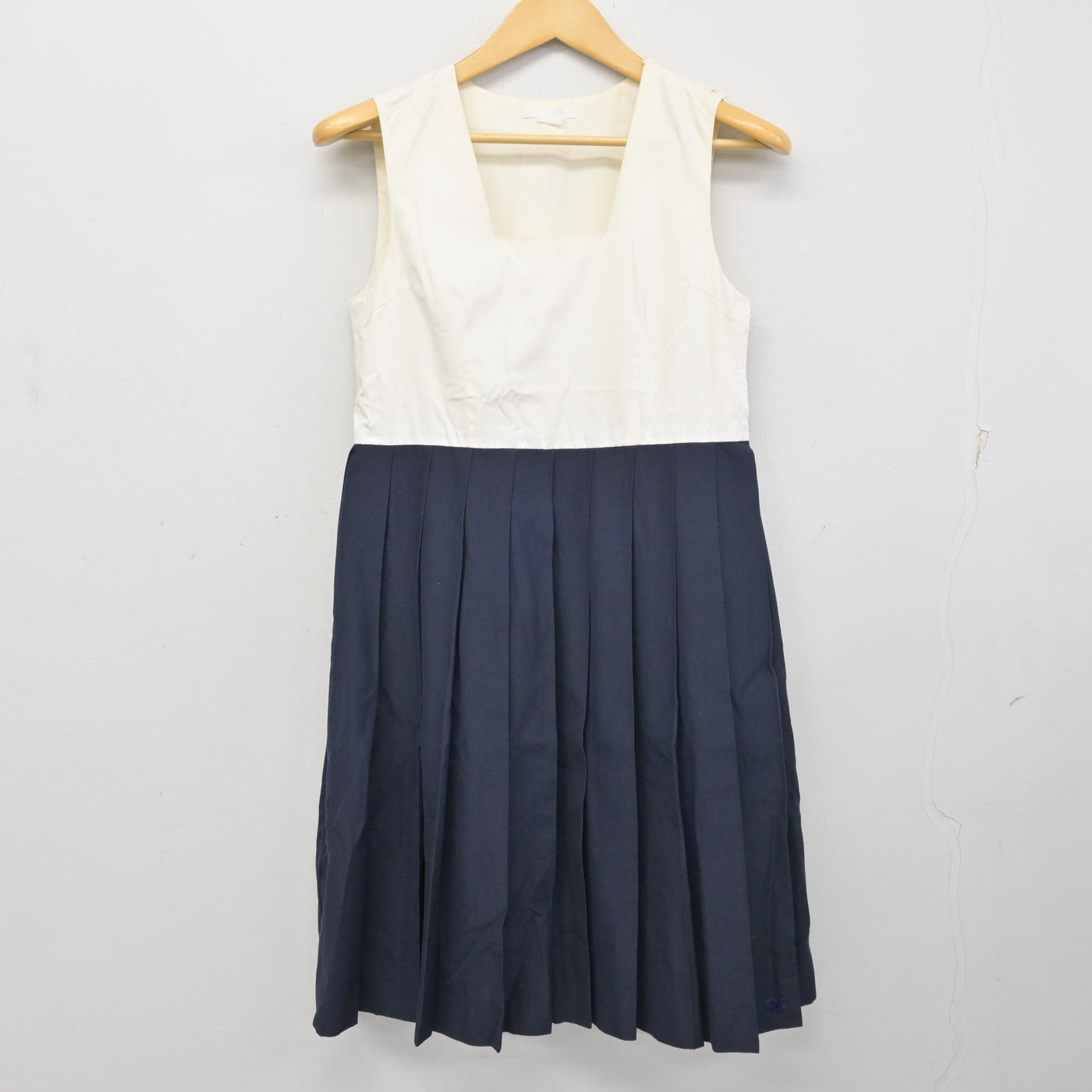 【中古】福岡県 博多女子高等学校 女子制服 3点 (セーラー服・ジャンパースカート) sf099843