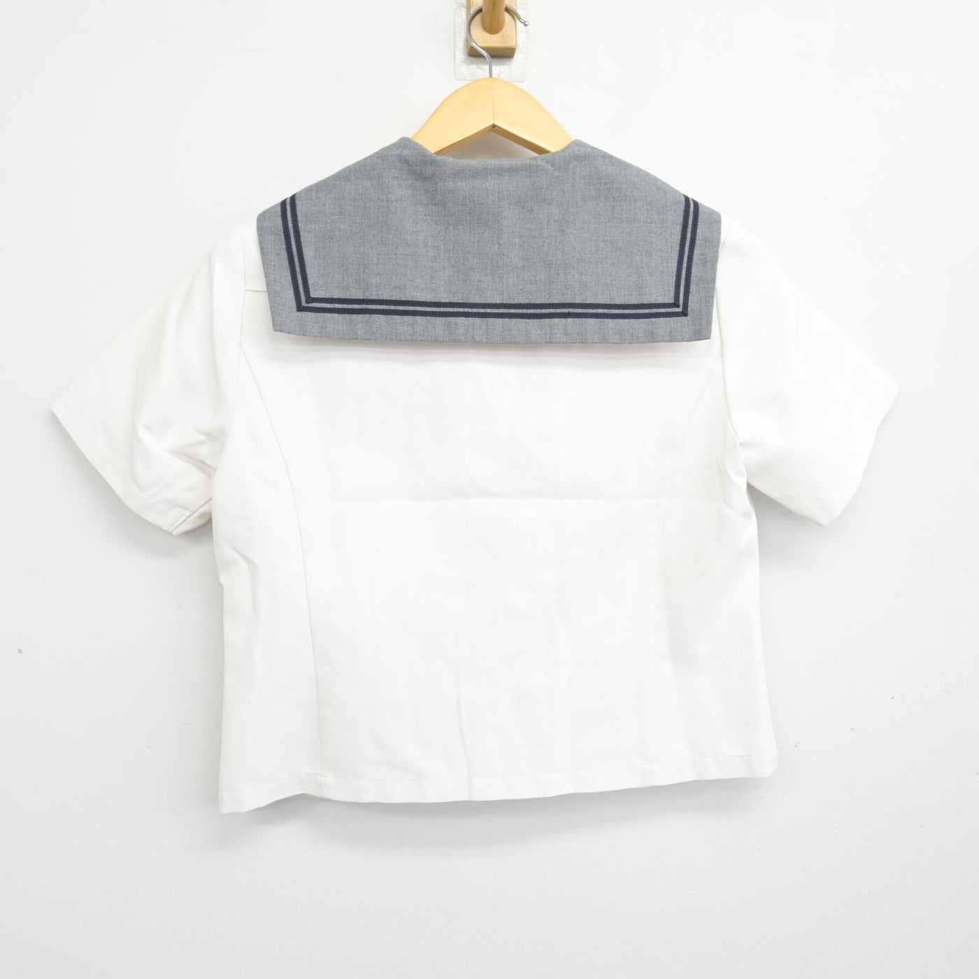 【中古】岐阜県 済美高等学校 女子制服 2点 (セーラー服・シャツ) sf099899