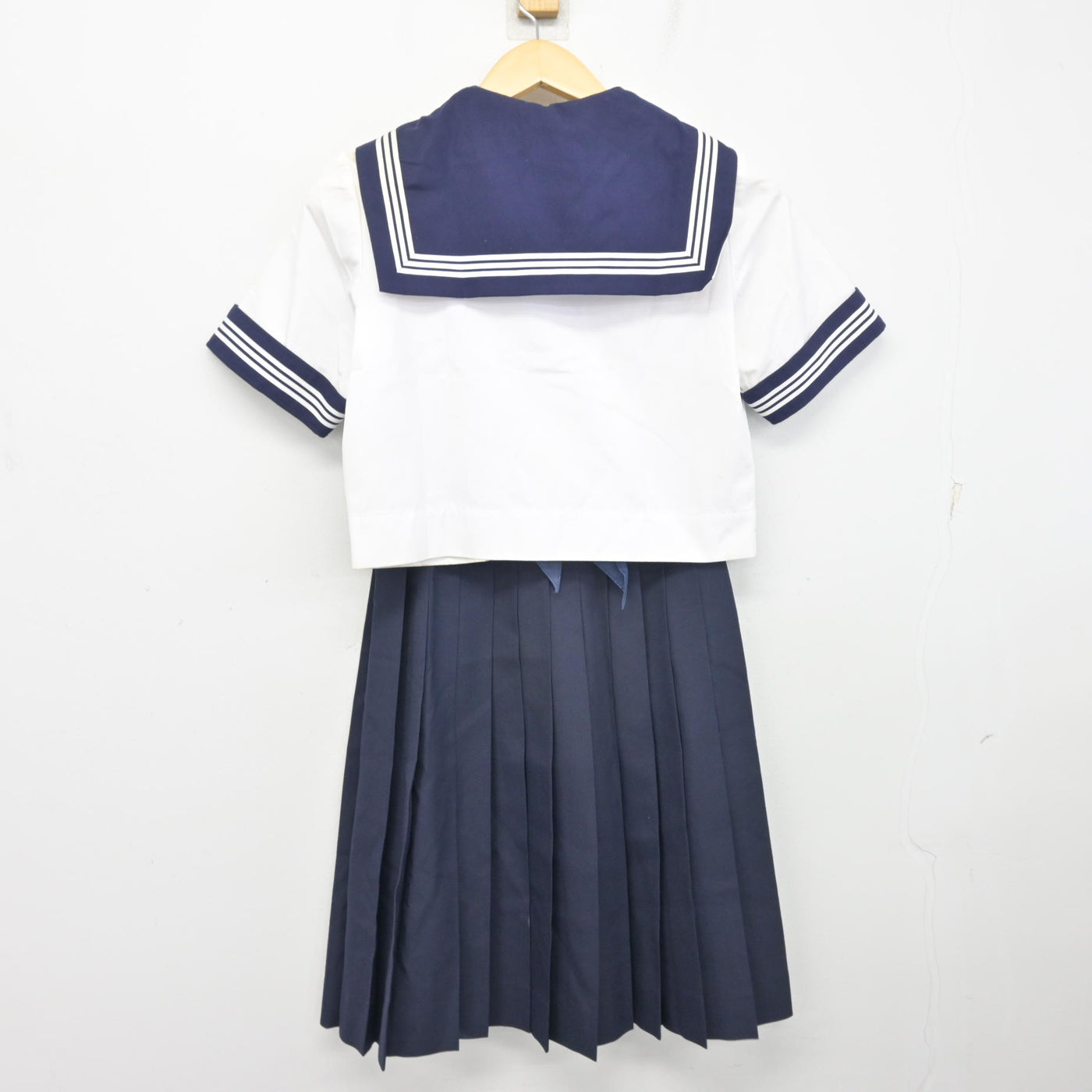 【中古】千葉県 市川市立第三中学校 女子制服 3点 (セーラー服・スカート) sf099925