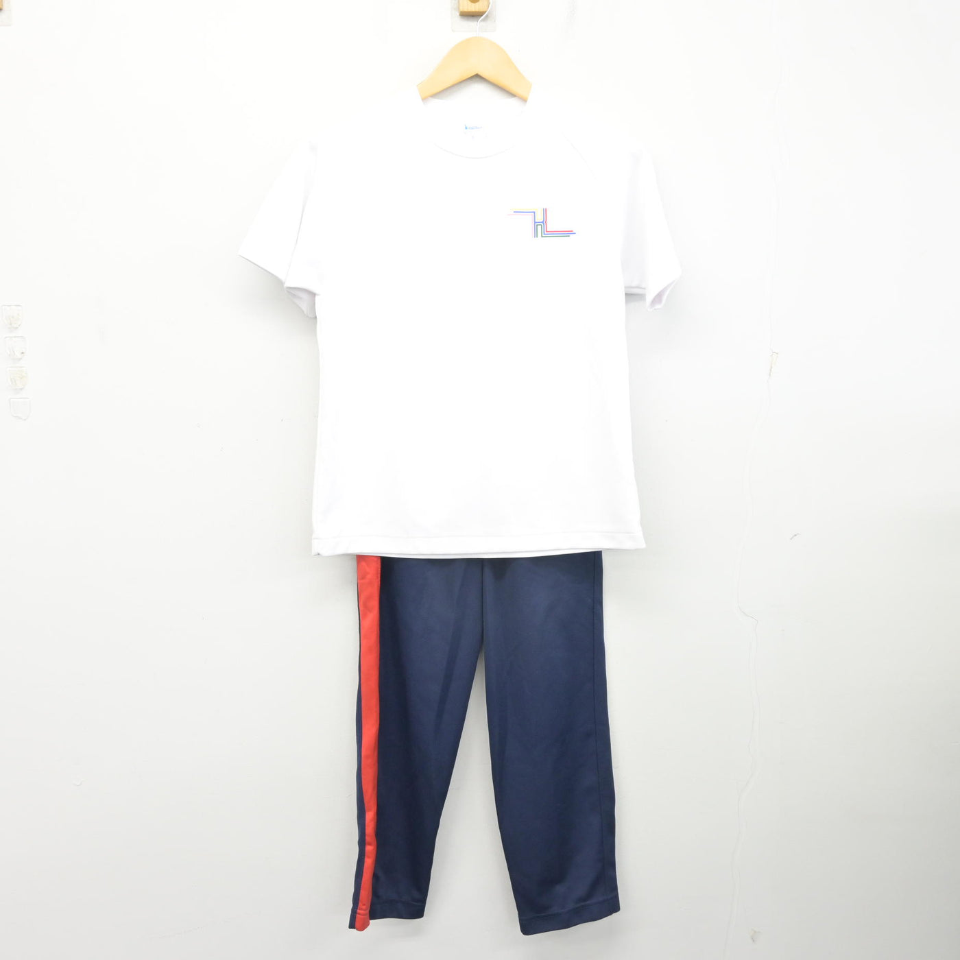 【中古】東京都 関東第一高等学校 女子制服 3点 (ジャージ 上・体操服 上・ジャージ 下) sf099928