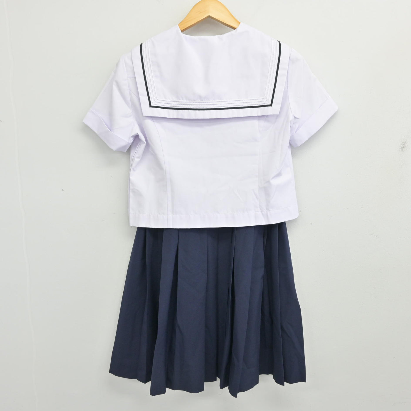 【中古】大阪府 山本高等学校 女子制服 2点 (セーラー服・スカート) sf099951