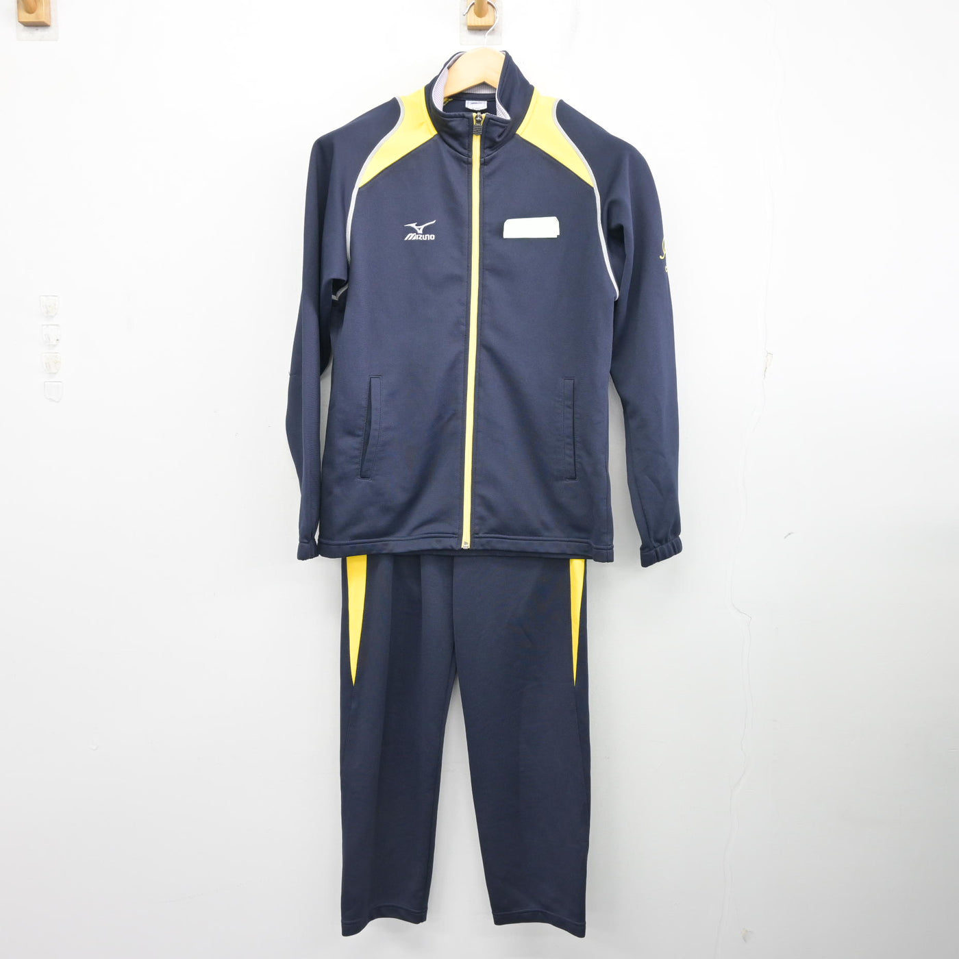 【中古】鹿児島県 鹿屋女子高等学校 女子制服 2点 (ジャージ 上・ジャージ 下) sf099979