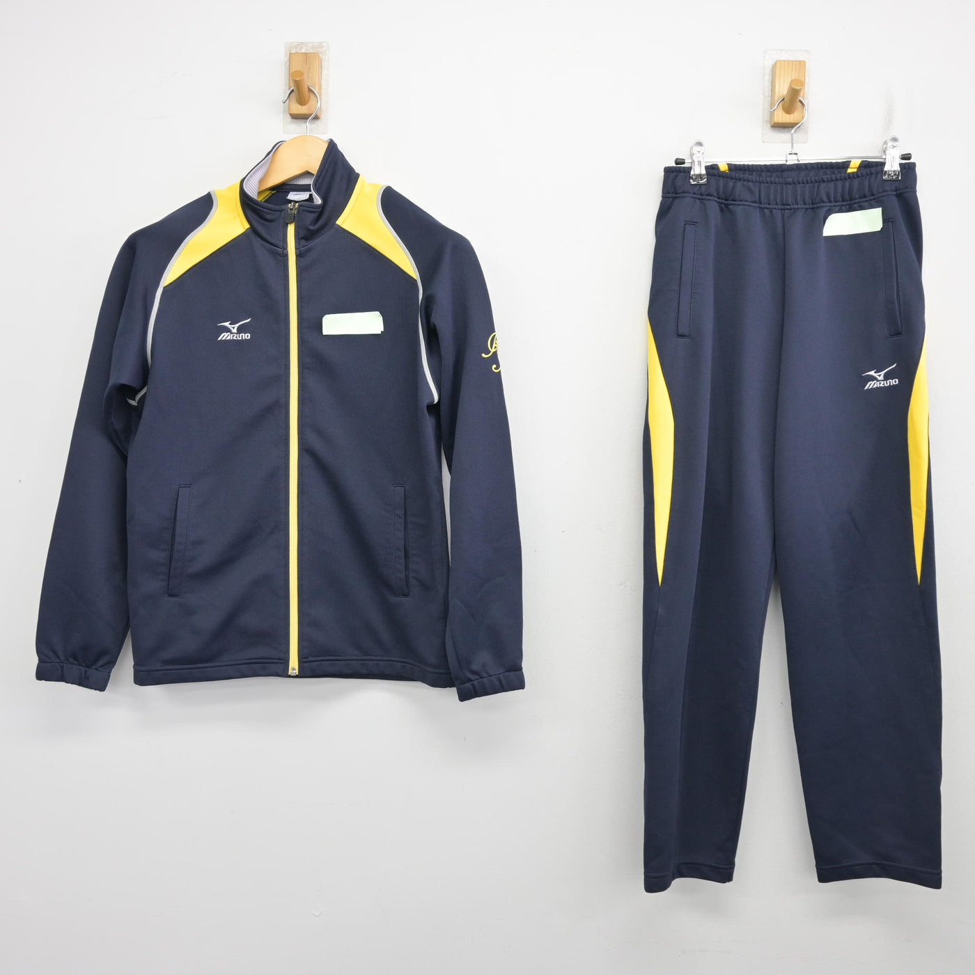 【中古】鹿児島県 鹿屋女子高等学校 女子制服 2点 (ジャージ 上・ジャージ 下) sf099979
