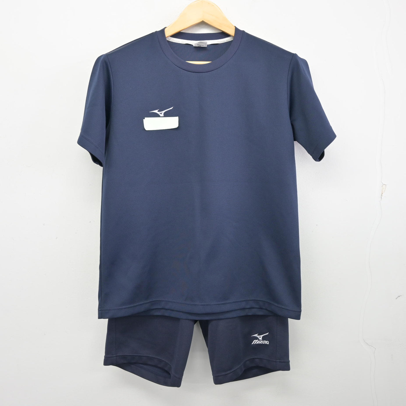 【中古】鹿児島県 鹿屋女子高等学校 女子制服 2点 (体操服 上・体操服 下) sf099981
