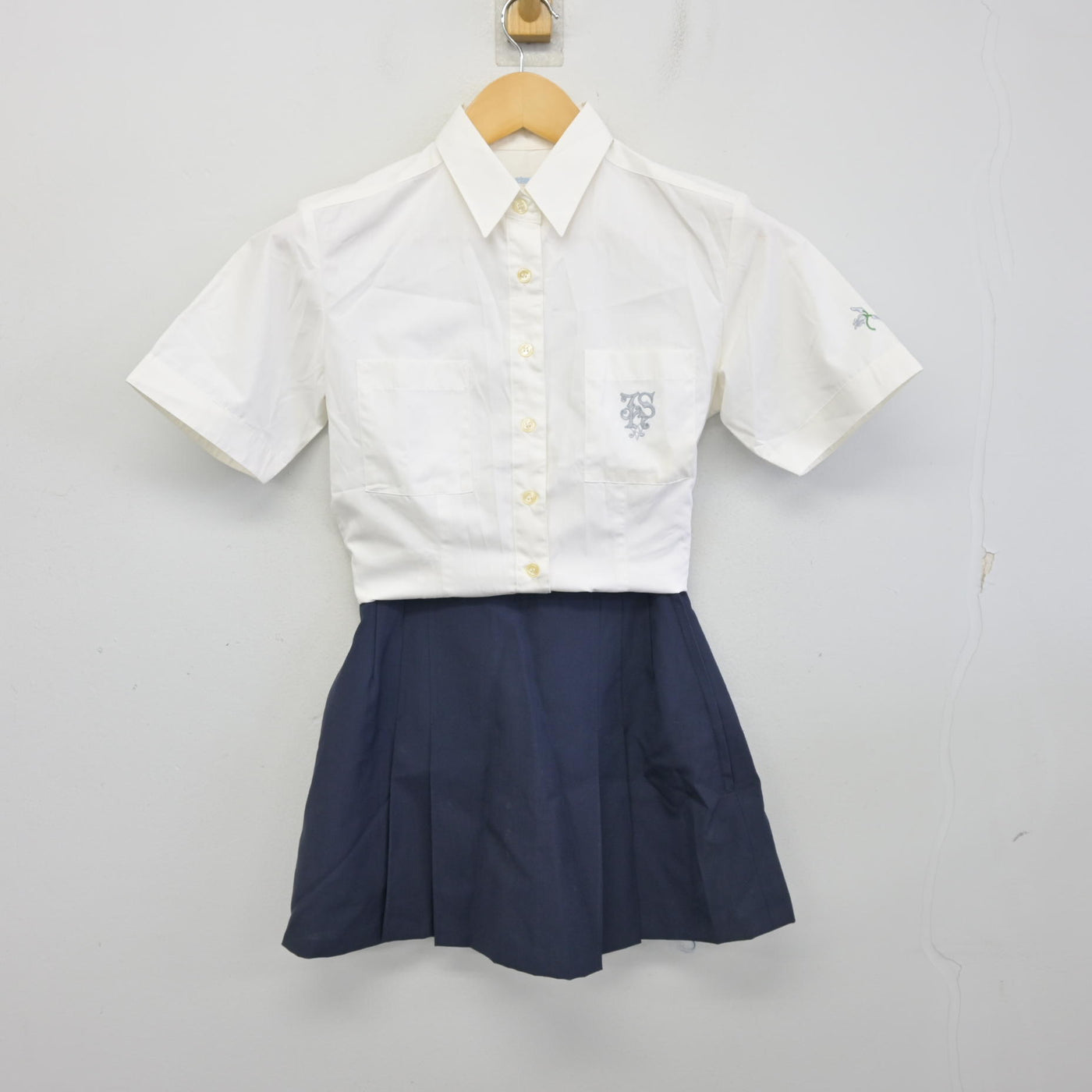 【中古】山形県 城北高等学校/旧制服 女子制服 3点 (シャツ・スカート) sf100025