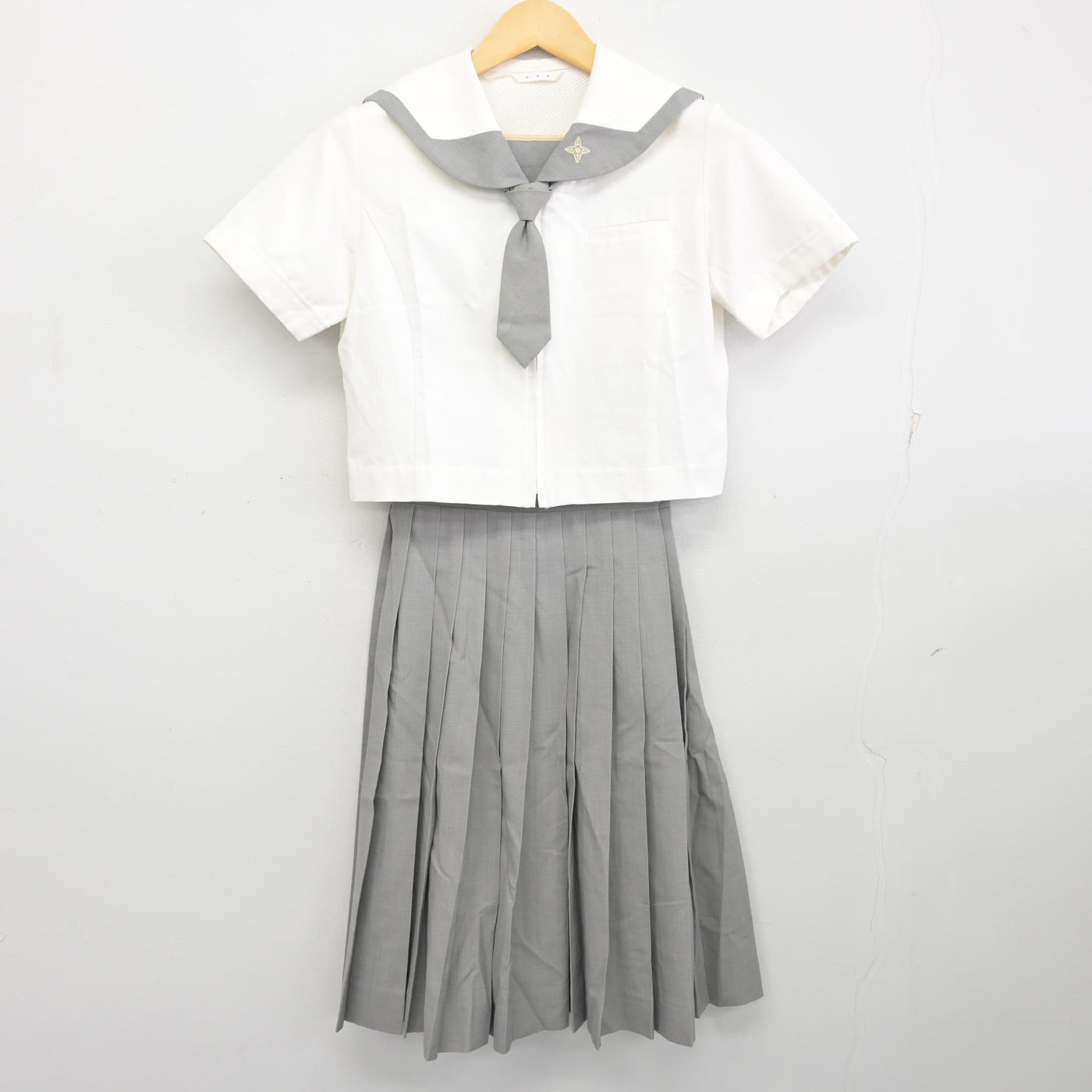 【中古】神奈川県 日本大学中学校 女子制服 3点 (セーラー服・スカート) sf100076