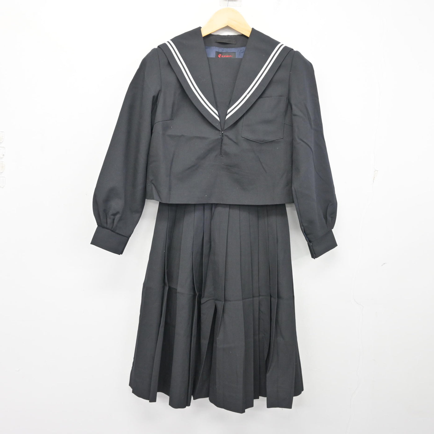 【中古】愛知県 千代田中学校 女子制服 2点 (セーラー服・スカート) sf100101