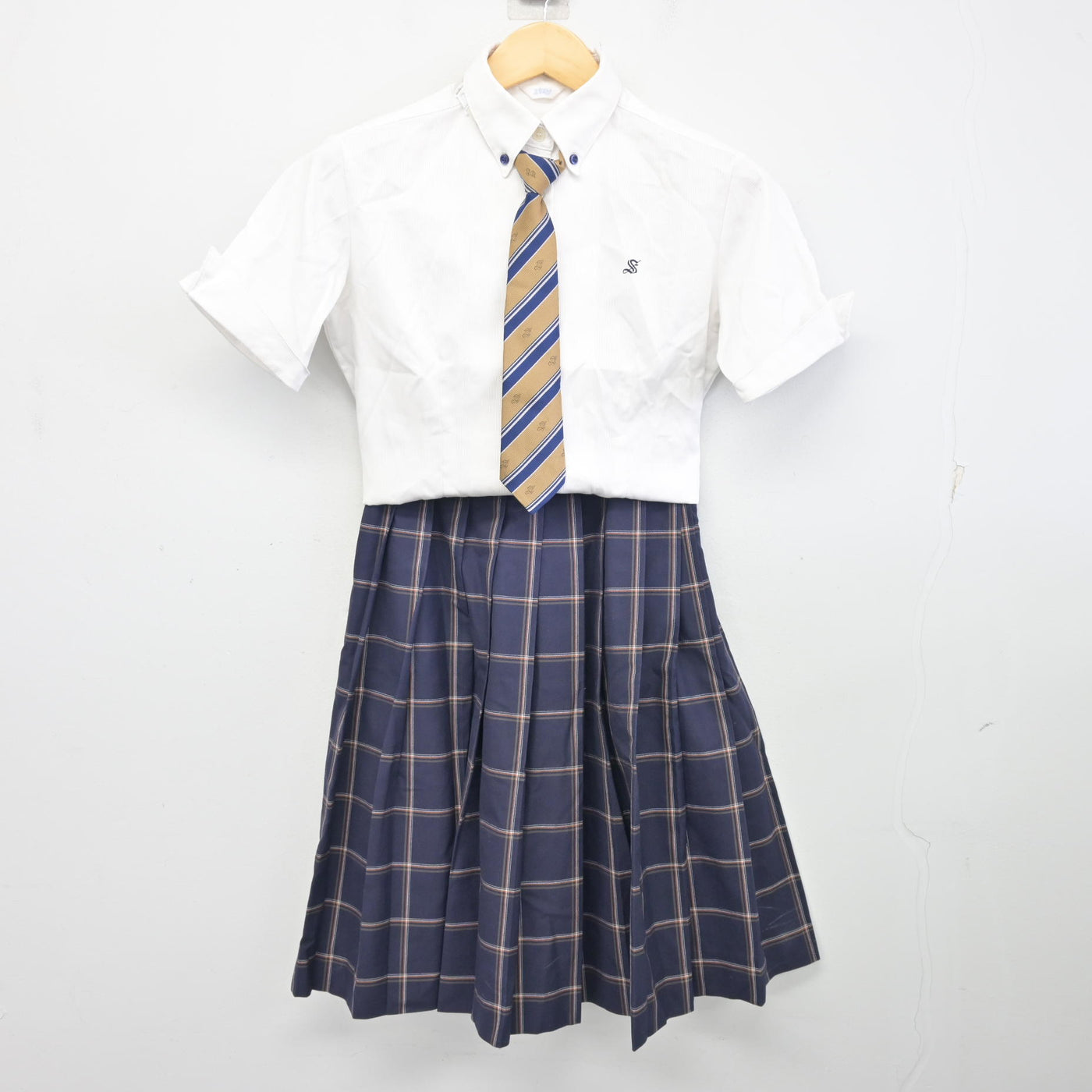 【中古】栃木県 作新学院高等学校 女子制服 4点 (ニットベスト・シャツ・スカート) sf100123