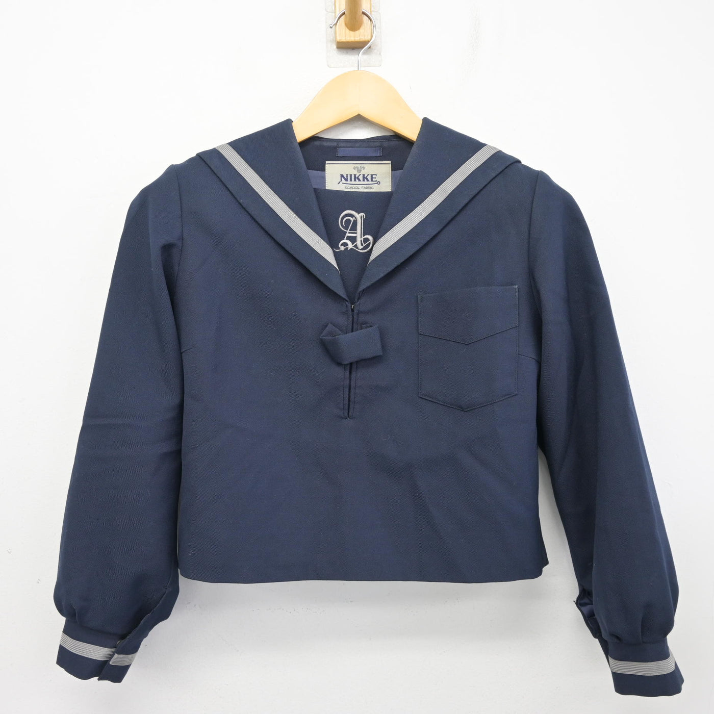 【中古】兵庫県 朝日中学校 女子制服 2点 (セーラー服・スカート) sf100142