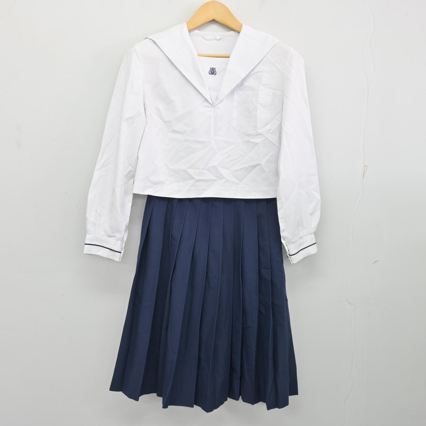 【中古】熊本県 鹿本高等学校 女子制服 2点 (セーラー服・スカート) sf100159