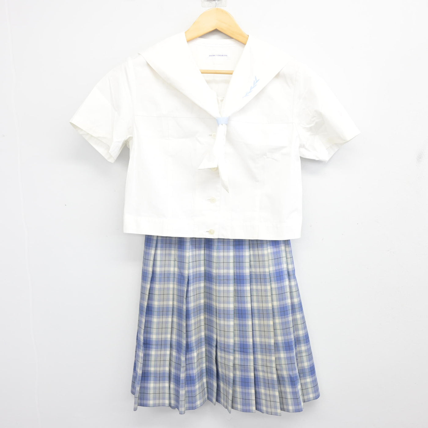 【中古】愛知県 名城大学附属高等学校 女子制服 3点 (ニットベスト・セーラー服・スカート) sf100209
