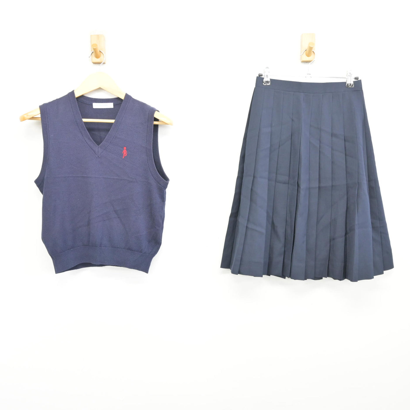 【中古】埼玉県 さいたま市立大原中学校 女子制服 2点 (ニットベスト・スカート) sf100223