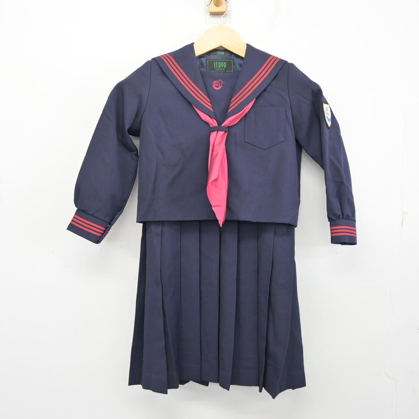 【中古】広島県 広島三育小学校 女子制服 4点 (セーラー服・ジャンパースカート) sf100378