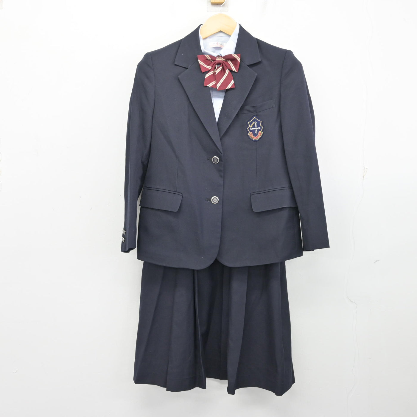 【中古】東京都 足立区立第四中学校 女子制服 4点 (ブレザー・シャツ・スカート) sf100390