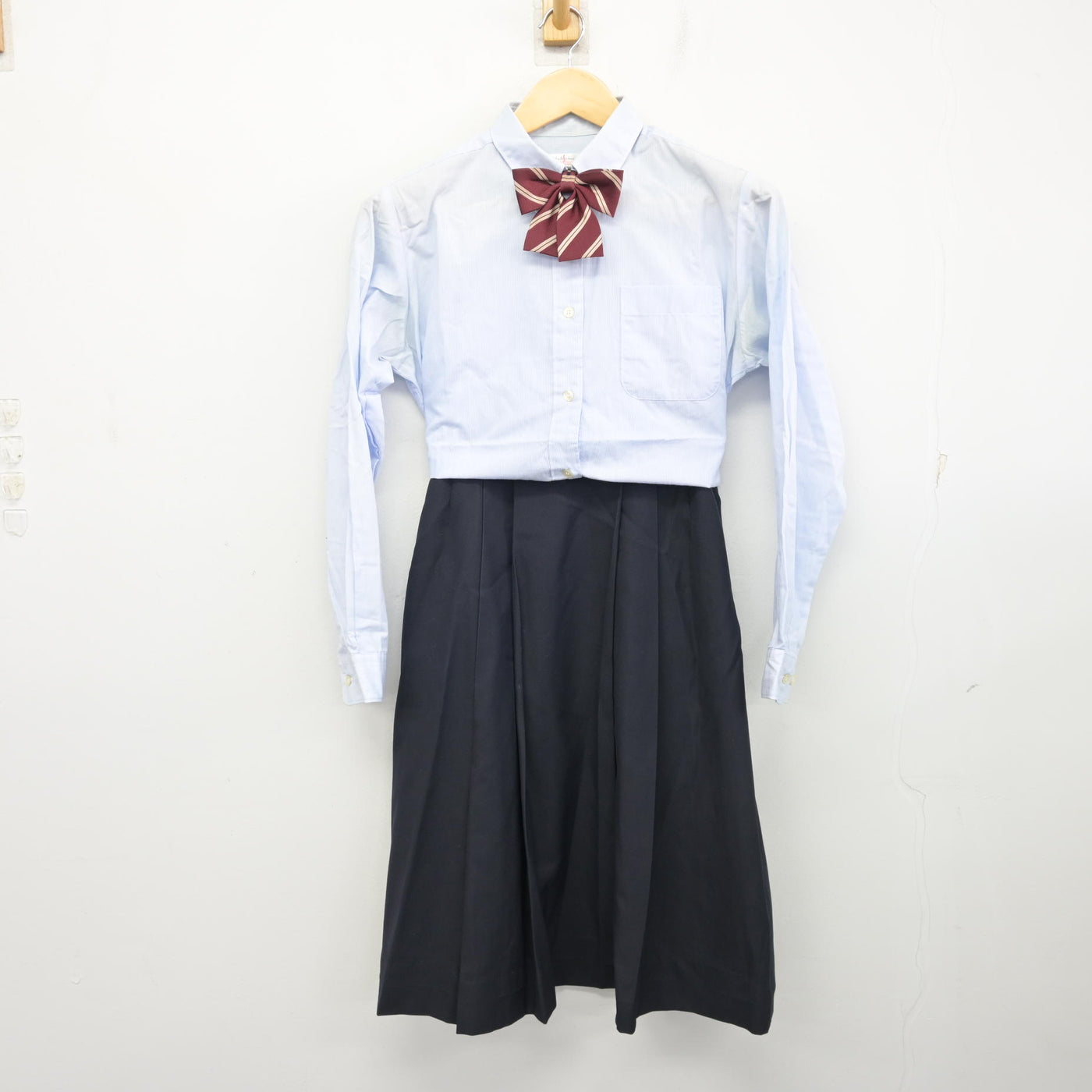 【中古】東京都 足立区立第四中学校 女子制服 4点 (ブレザー・シャツ・スカート) sf100390