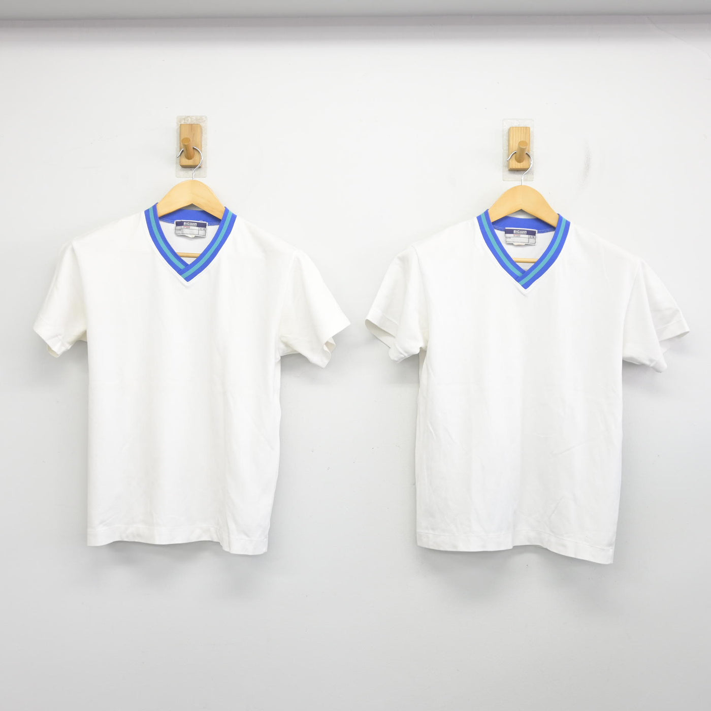 【中古】東京都 足立区立第四中学校 女子制服 2点 (体操服 上) sf100394