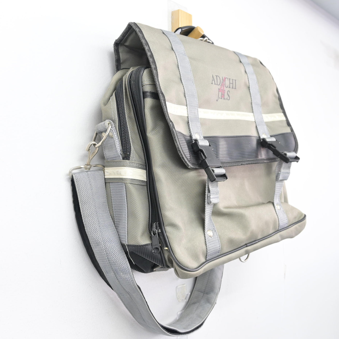 【中古】東京都 足立区立第四中学校 女子制服 1点 (カバン) sf100396