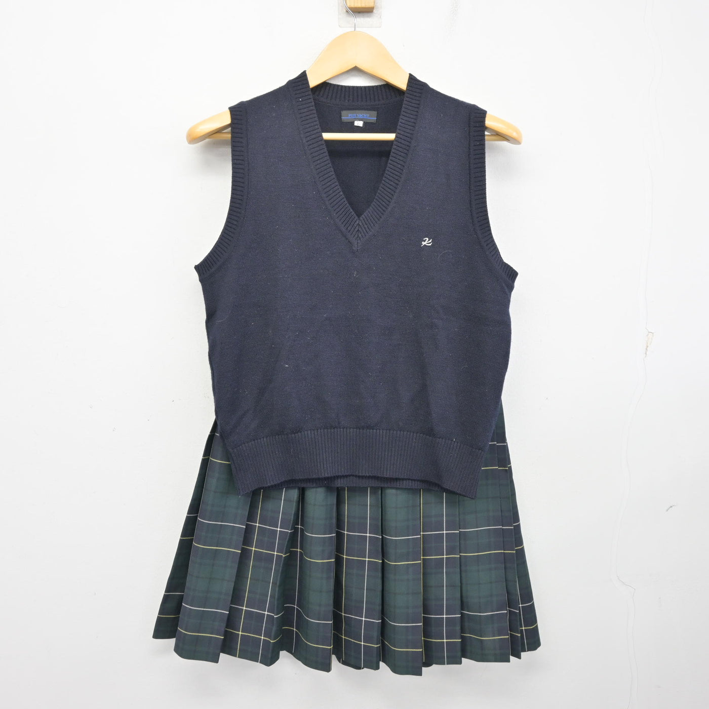 【中古】神奈川県 向上高等学校 女子制服 4点 (ブレザー・ニットベスト・スカート) sf100424