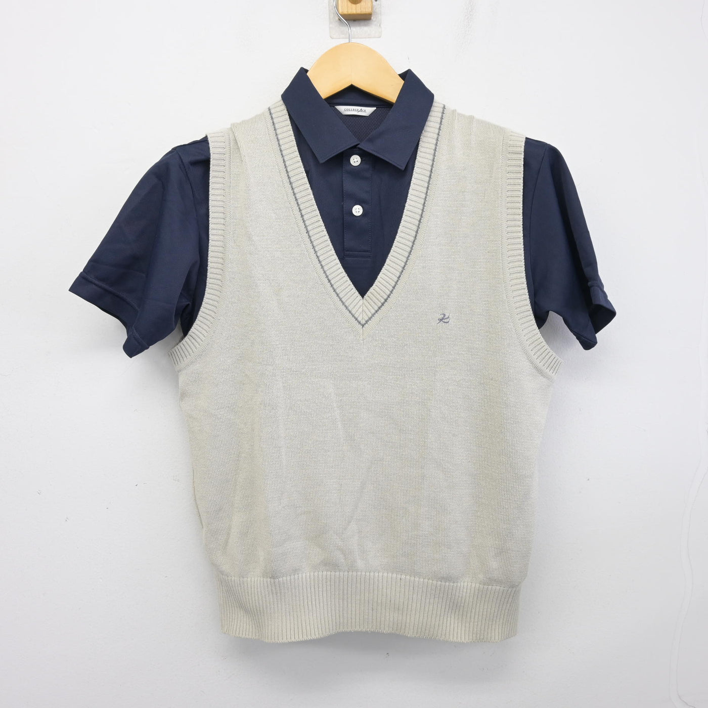 【中古】神奈川県 向上高等学校 女子制服 2点 (ニットベスト・シャツ) sf100426