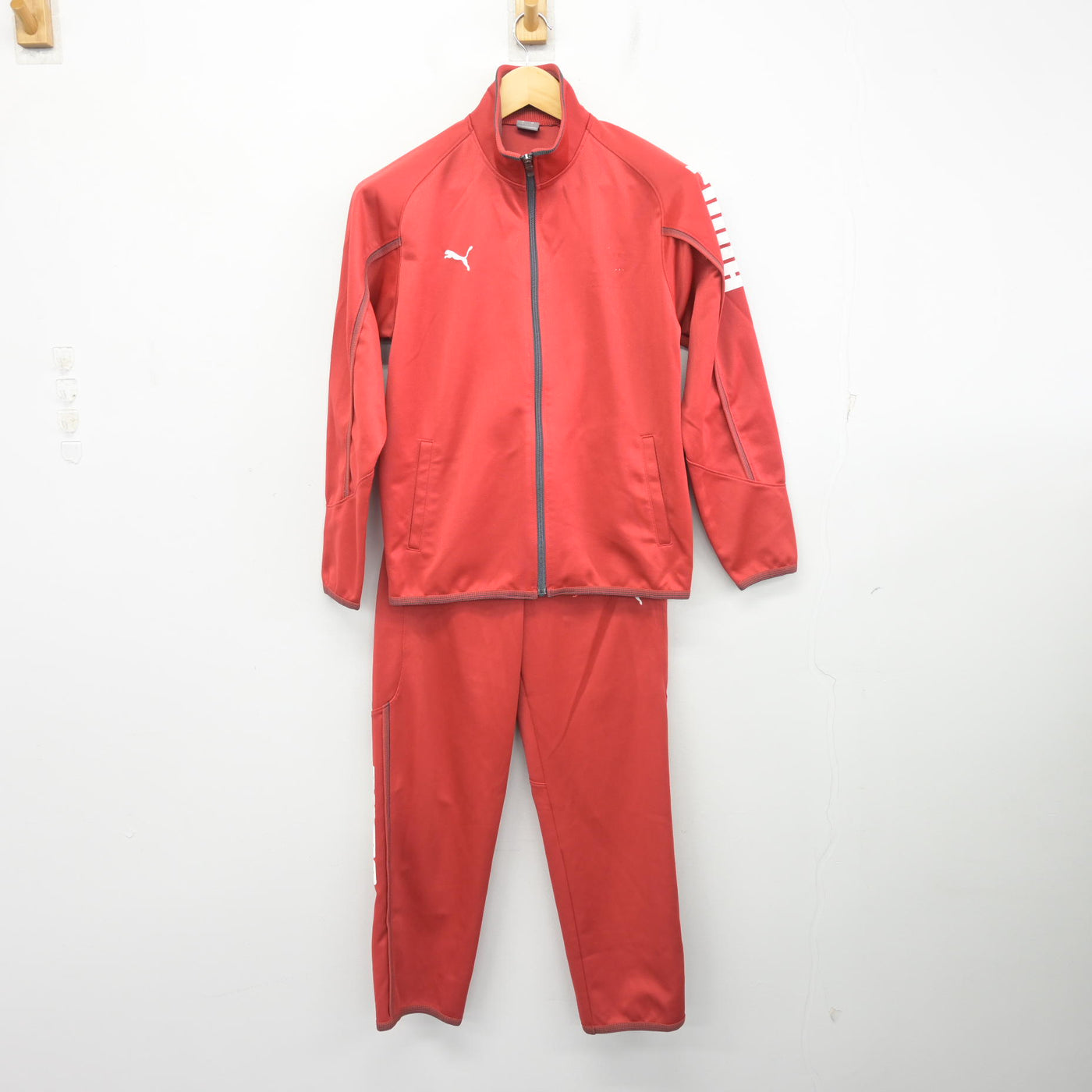 【中古】大阪府 大阪桐蔭中学校・高等学校 女子制服 2点 (ジャージ 上・ジャージ 下) sf100437