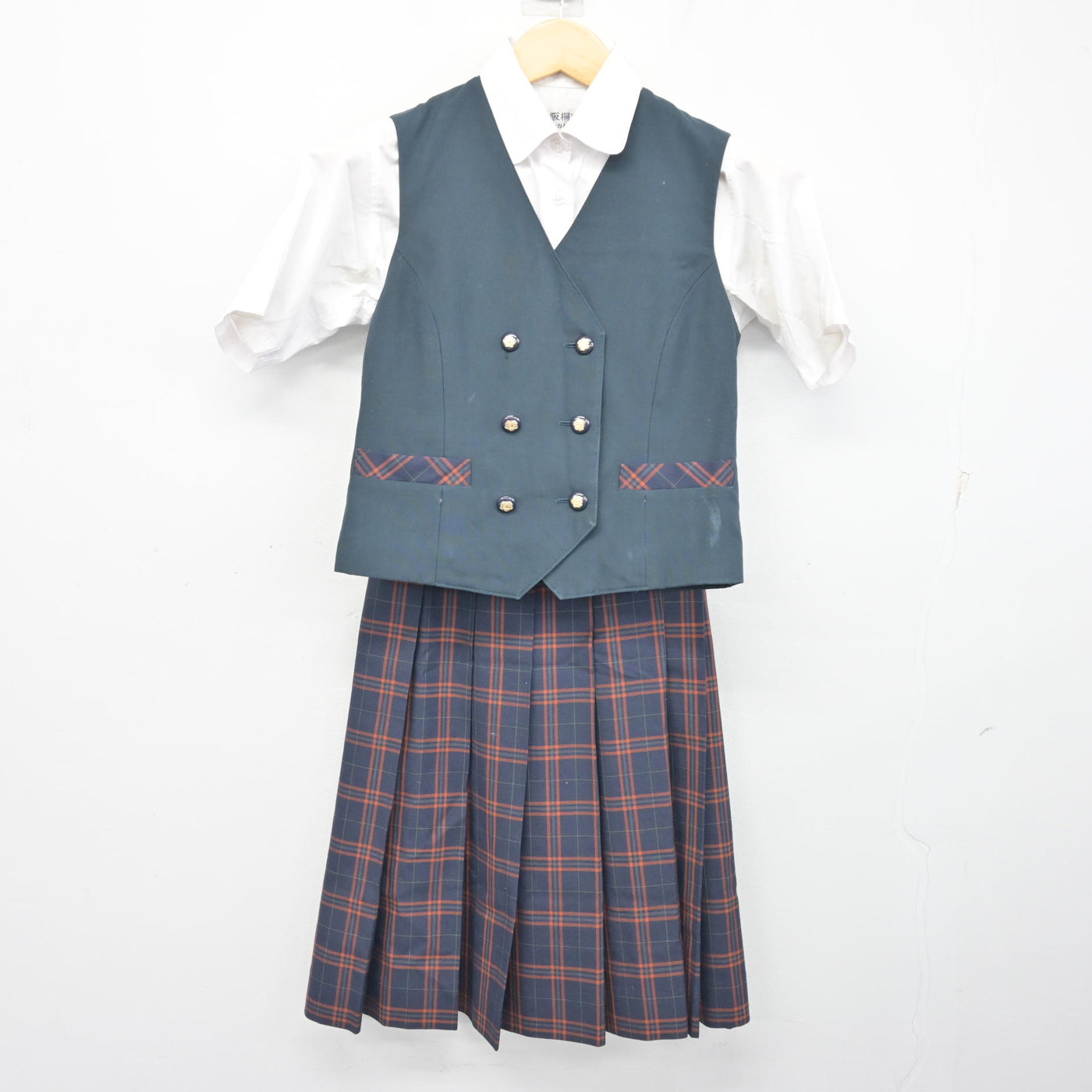 【中古】大阪府 大阪桐蔭中学校・高等学校 女子制服 3点 (ベスト・シャツ・スカート) sf100439