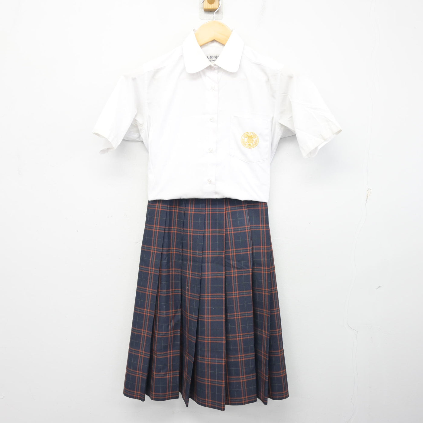 【中古】大阪府 大阪桐蔭中学校・高等学校 女子制服 3点 (ベスト・シャツ・スカート) sf100439
