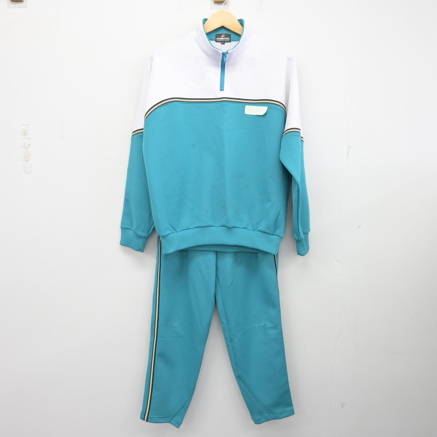 【中古】香川県 坂出第一高等学校 女子制服 3点 (ジャージ 上・体操服 上・ジャージ 下) sf100479