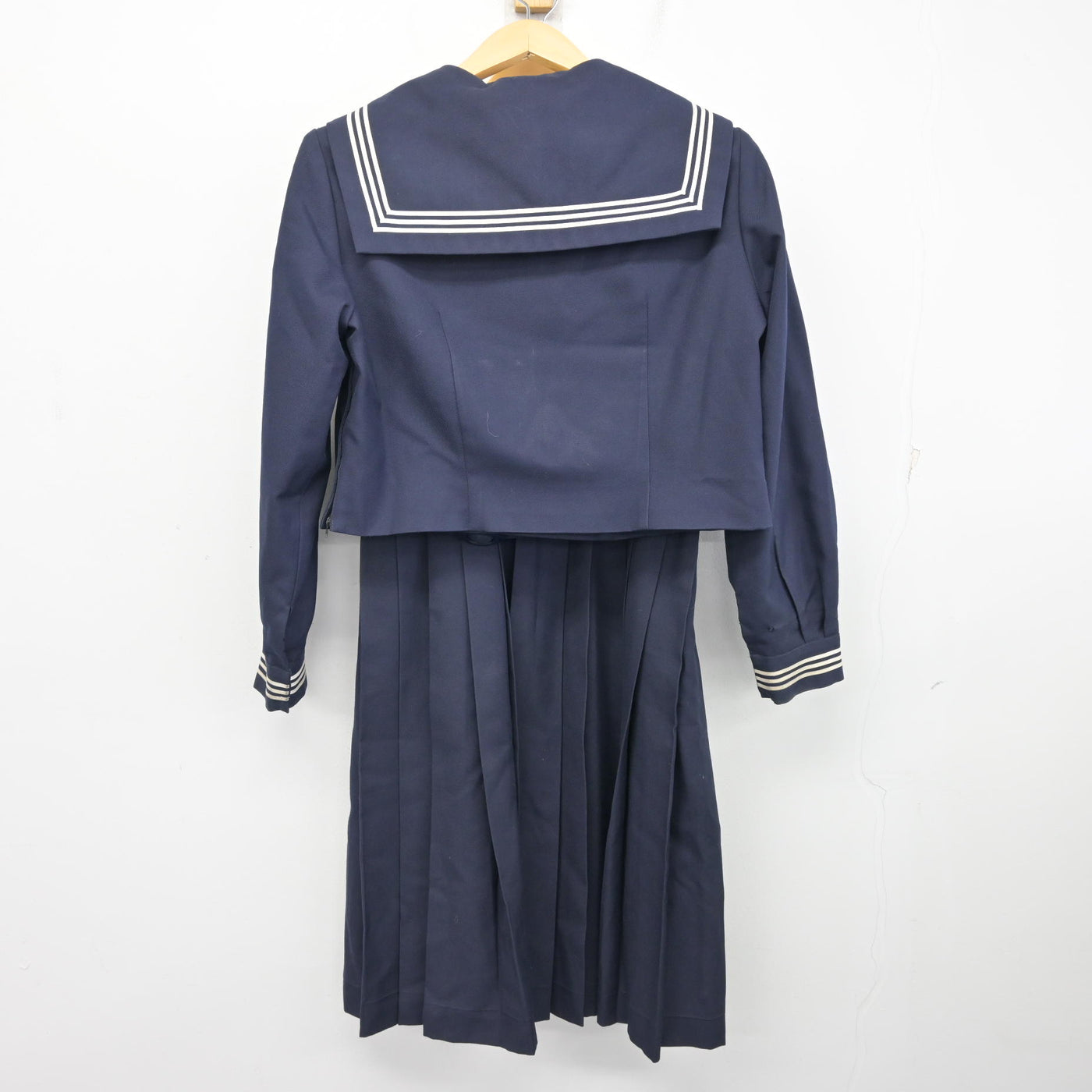 【中古】東京都 篠崎中学校 女子制服 3点 (セーラー服・ジャンパースカート) sf100482