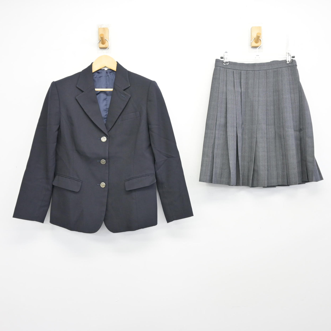 【中古】神奈川県 横浜栄高等学校 女子制服 4点 (ブレザー・スカート・スカート) sf100517