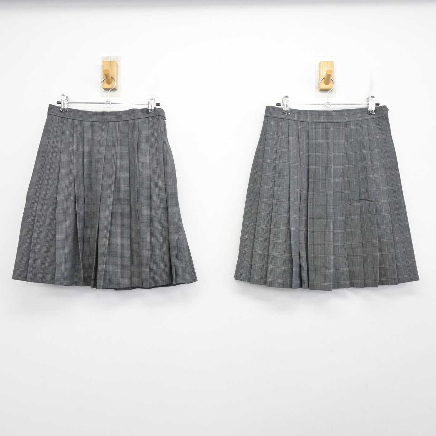 【中古】神奈川県 横浜栄高等学校 女子制服 4点 (ブレザー・スカート・スカート) sf100517