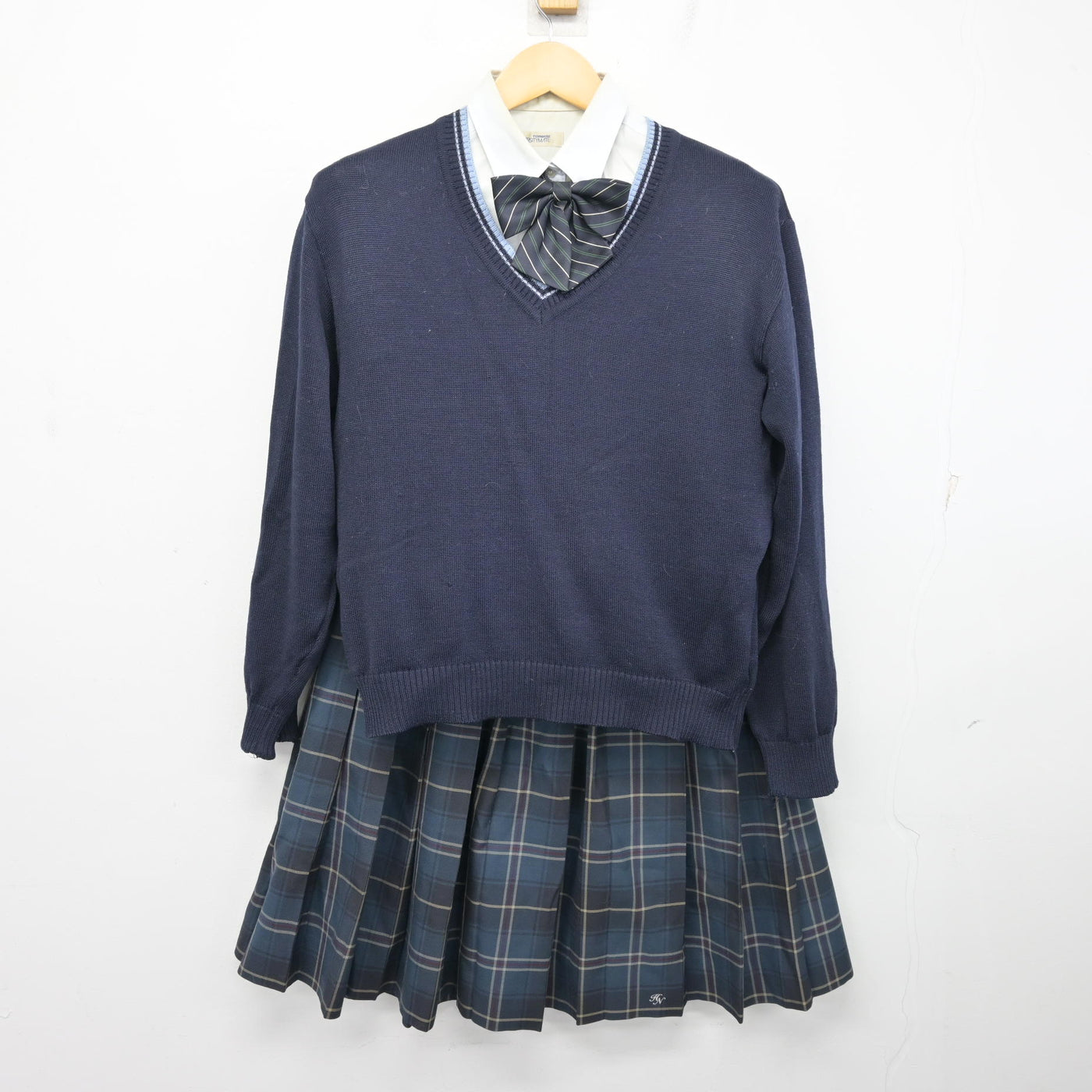 【中古】大阪府 枚方なぎさ高等学校 女子制服 5点 (ブレザー・ニット・シャツ・スカート) sf100525