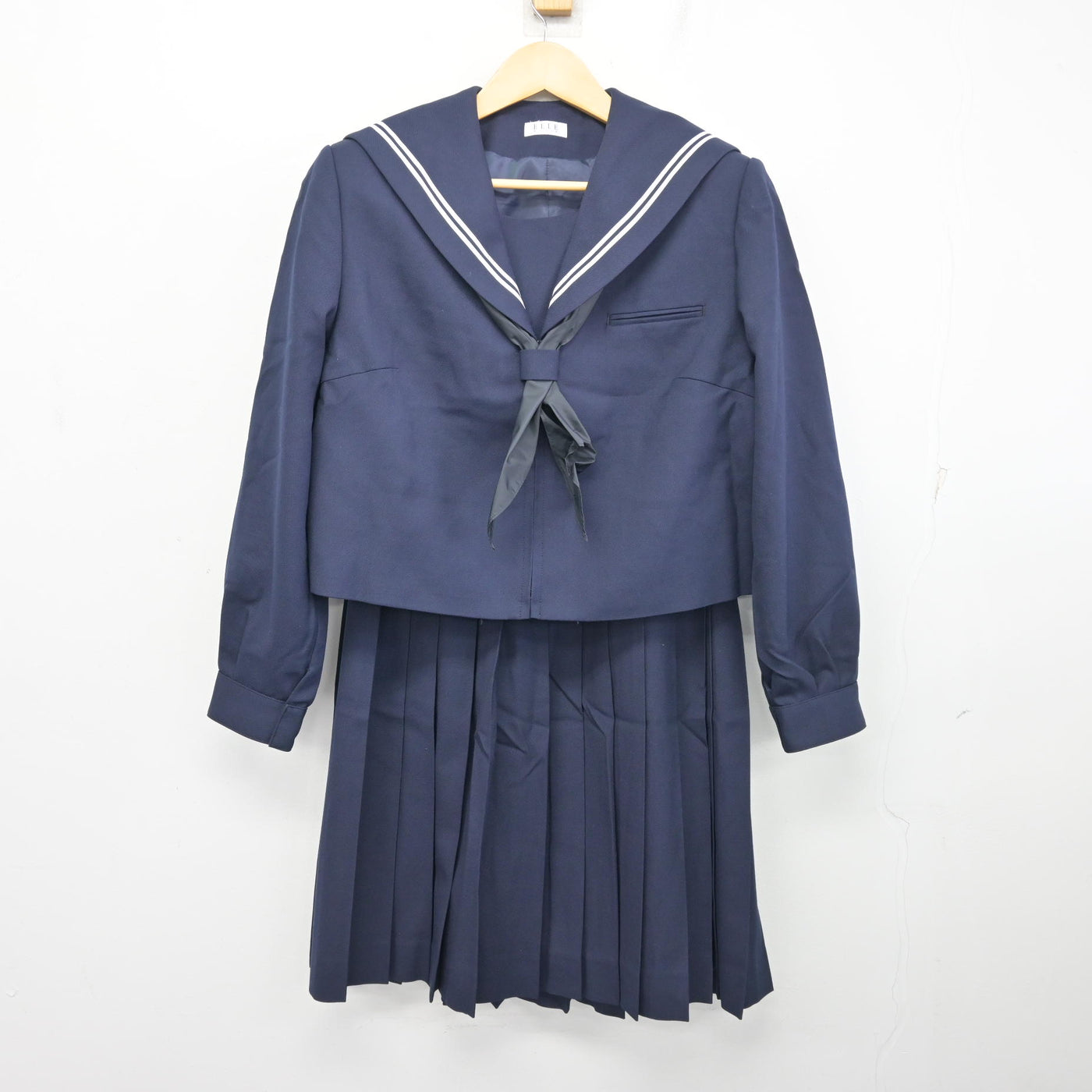 【中古】群馬県 大泉町立南中学校 女子制服 3点 (セーラー服・スカート) sf100541