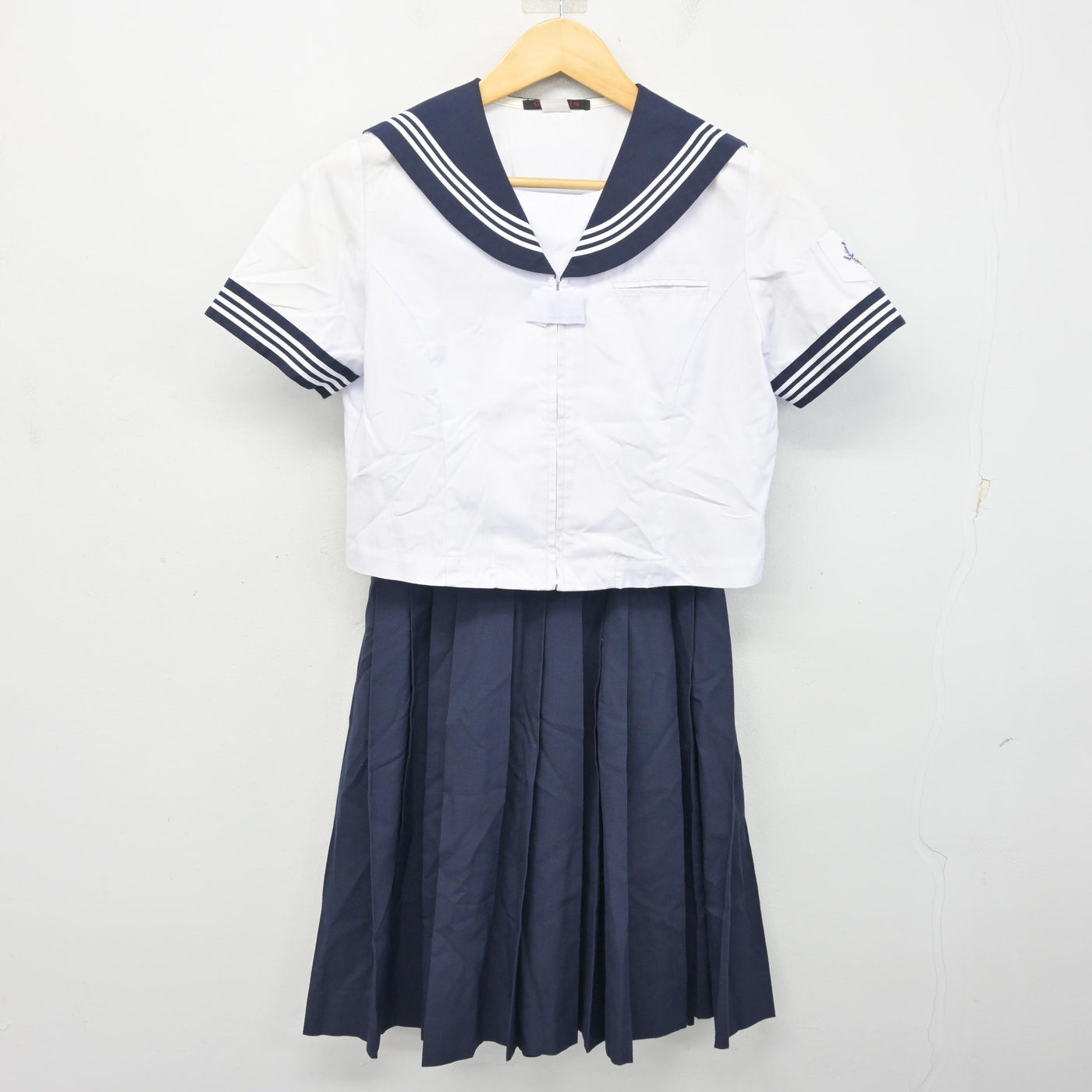 【中古】東京都 小松川第三中学校 女子制服 2点 (セーラー服・スカート) sf100571