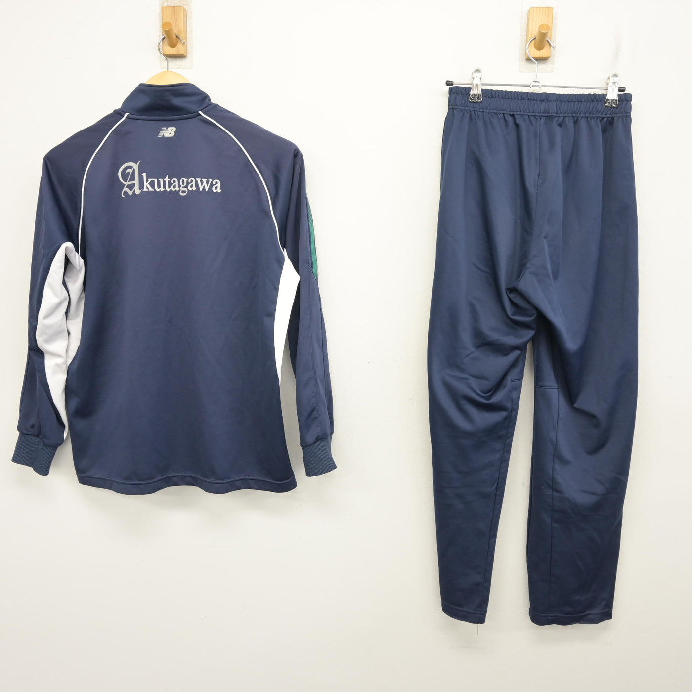 【中古】大阪府 芥川高等学校 女子制服 2点 (ジャージ 上・ジャージ 下) sf100586